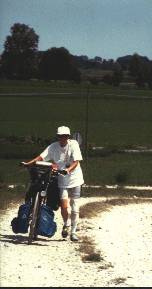 Salita all'argine del Po